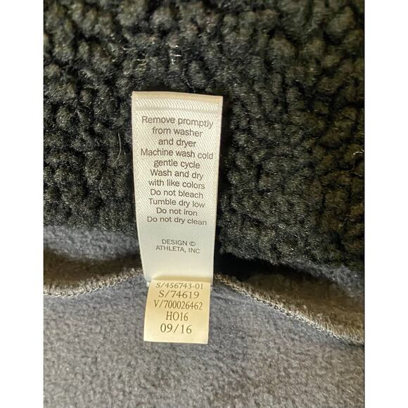 Athleta Apres Anything Sherpa Fleece Vest Black & Gray Open Front Women's XS - Picture 11 of 11